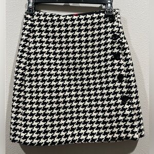 🔲VINCE CAMUTO BLACK & WHITE HOUNDSTOOTH MINI SKIRT🔲